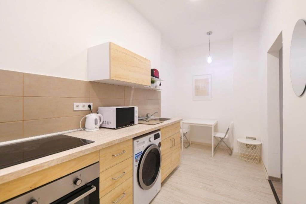 2 Bedroom Flat In Nyar Str., Boutique Budapest Exteriör bild